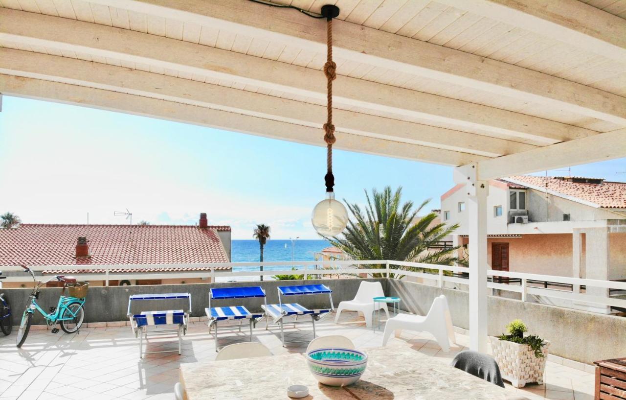 Beachfront Rooms Marina Di Ragusa Exterior photo