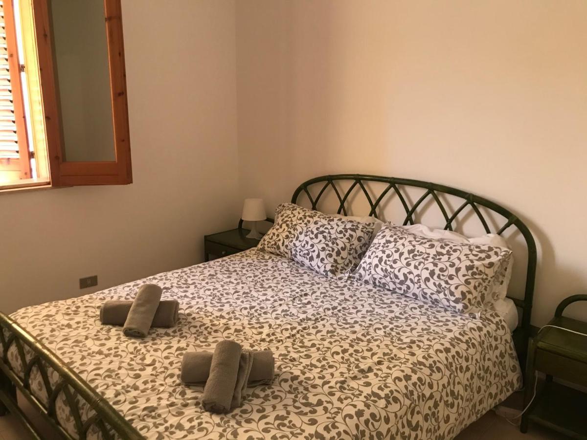 Beachfront Rooms Marina Di Ragusa Exterior photo