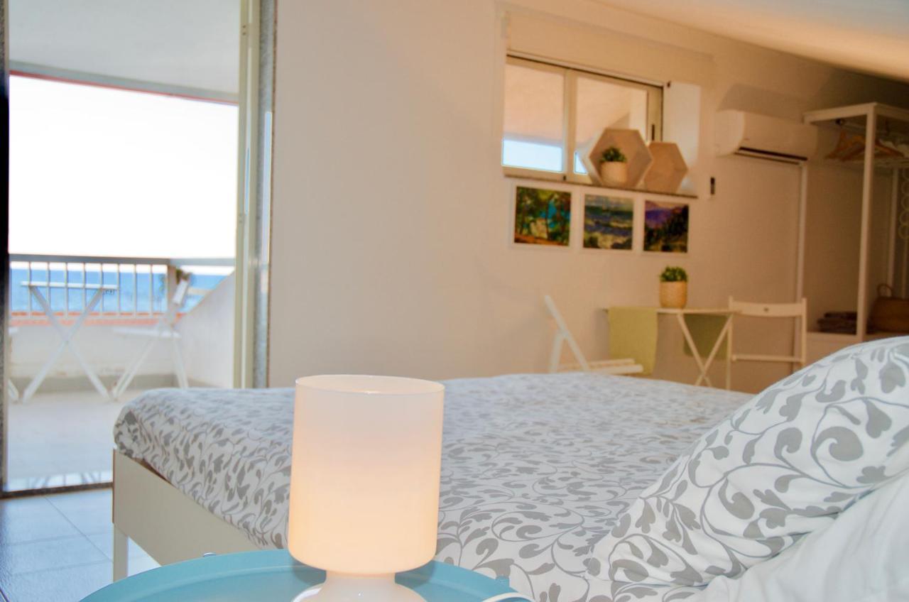 Beachfront Rooms Marina Di Ragusa Exterior photo