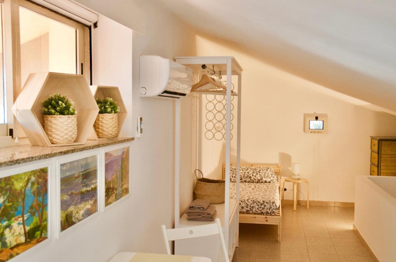 Beachfront Rooms Marina Di Ragusa Exterior photo