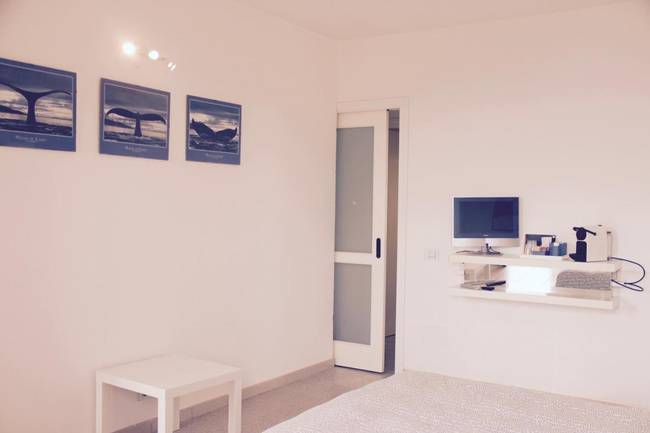 Beachfront Rooms Marina Di Ragusa Exterior photo