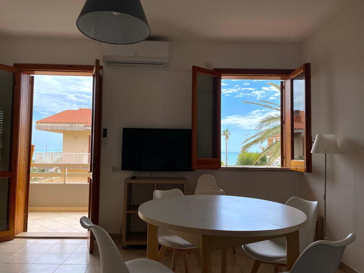 Beachfront Rooms Marina Di Ragusa Exterior photo